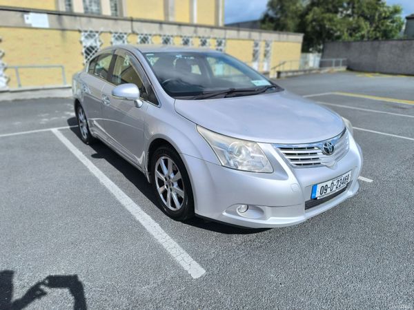 Toyota Avensis Saloon, Petrol, 2009, Silver