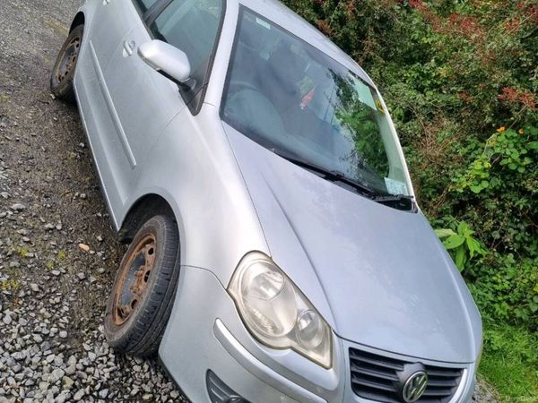 Volkswagen Polo Hatchback, Petrol, 2006, Silver