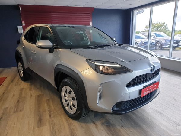 Toyota Yaris Cross Hatchback, Petrol Hybrid, 2022, Silver