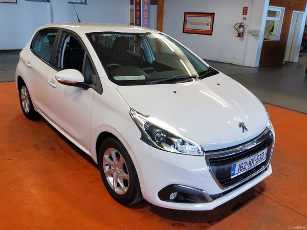 Peugeot 208 Hatchback, Petrol, 2016, White