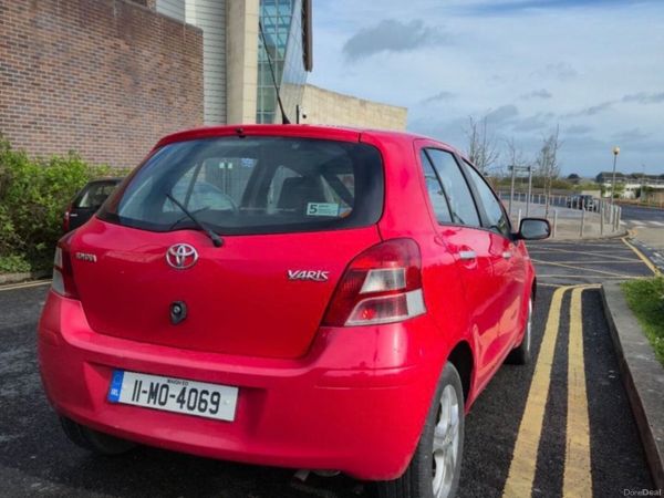 Toyota Yaris Hatchback, Petrol, 2011, Red