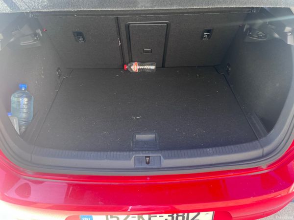 Volkswagen Golf Hatchback, Petrol, 2015, Red