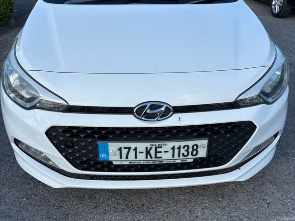 Hyundai i20 Hatchback, Petrol, 2017, White