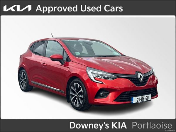 Renault Clio Hatchback, Petrol, 2021, Red