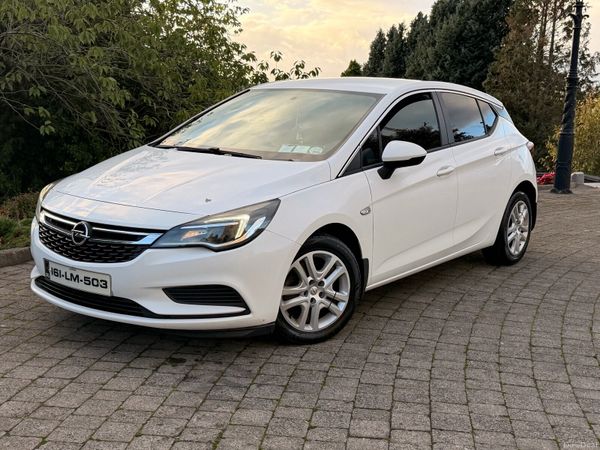 Opel Astra Hatchback, Diesel, 2016, White