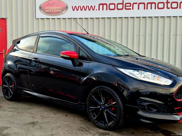 Ford Fiesta Hatchback, Petrol, 2015, Black