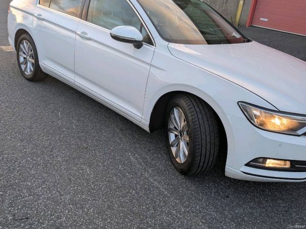 Volkswagen Passat Saloon, Diesel, 2015, White