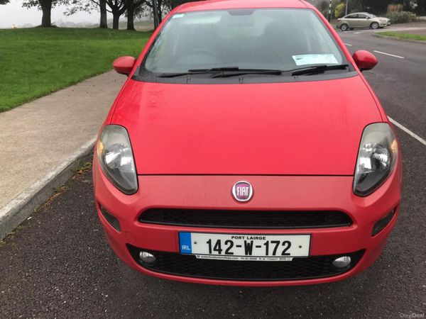 Fiat Punto Hatchback, Petrol, 2014, Red