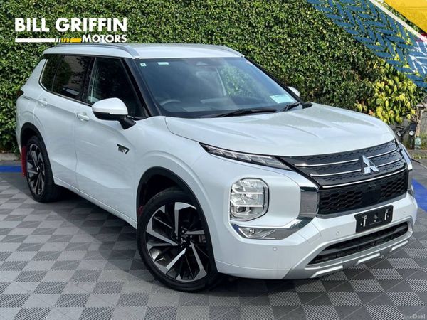 Mitsubishi Outlander SUV, Petrol Hybrid, 2022, White