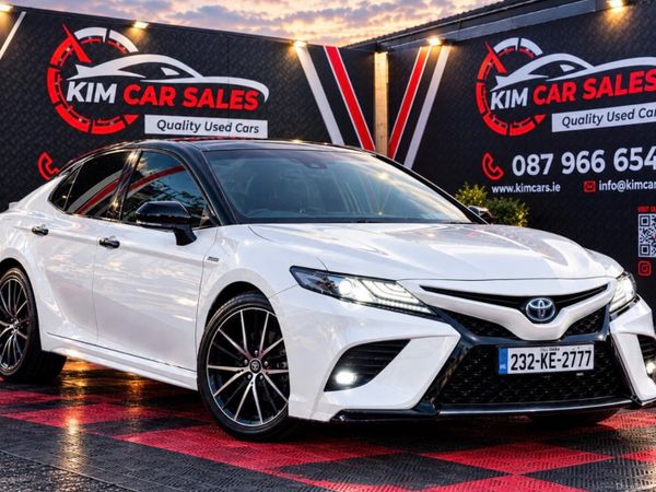 Toyota Camry Saloon, Petrol Hybrid, 2023, White