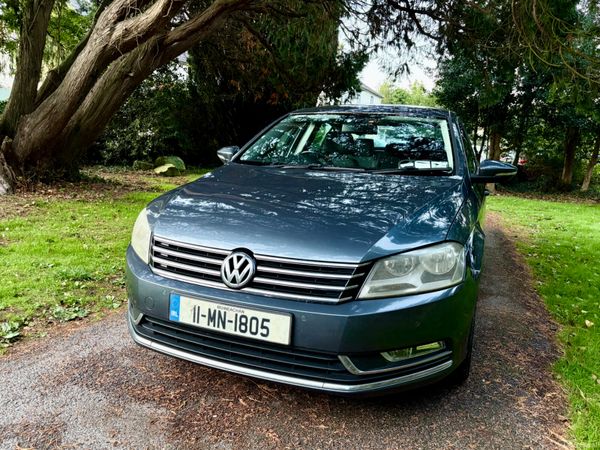 Volkswagen Passat Saloon, Diesel, 2011, Grey