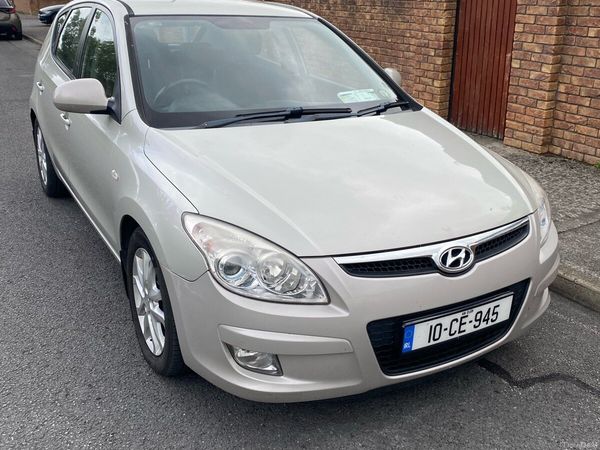 Hyundai i30 Hatchback, Diesel, 2010, Silver