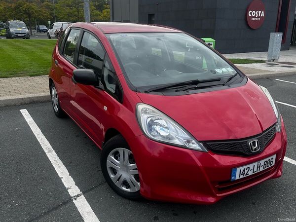 Honda Jazz Hatchback, Petrol, 2014, Red