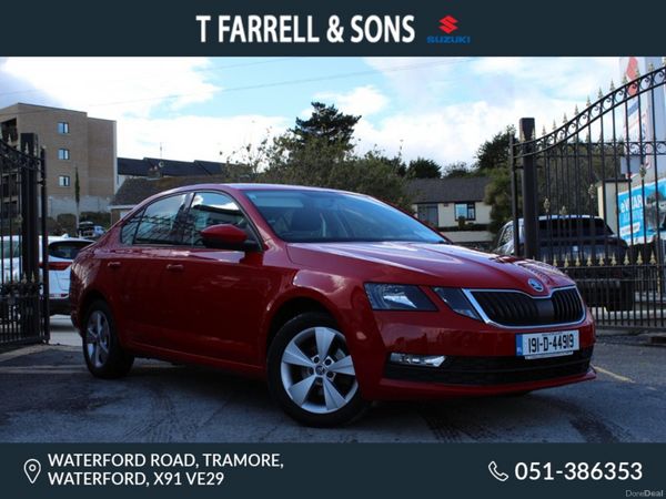 Skoda Octavia Hatchback, Diesel, 2019, Red