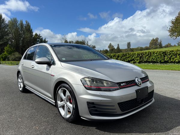 Volkswagen Golf Hatchback, Petrol, 2014, Silver