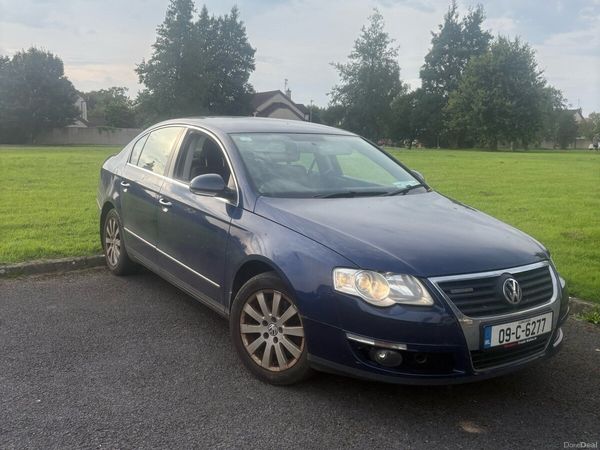 Volkswagen Passat Saloon, Diesel, 2009, Blue