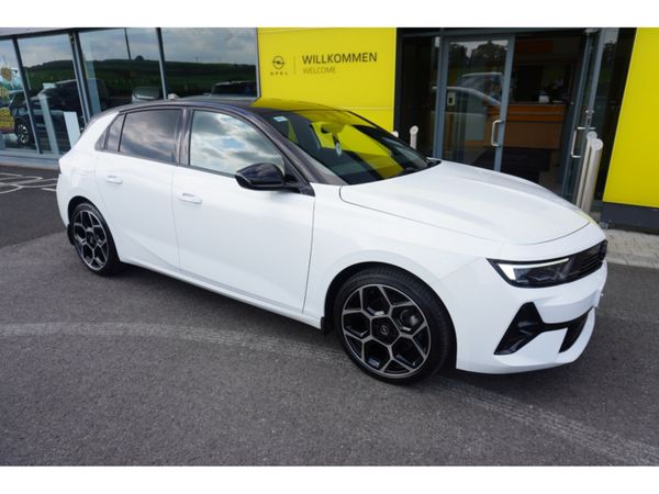 Opel Astra Hatchback, Diesel, 2024, White