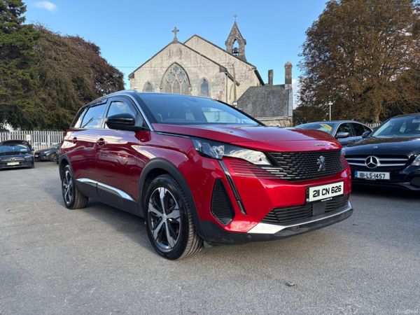 Peugeot 5008 MPV, Diesel, 2021, Red
