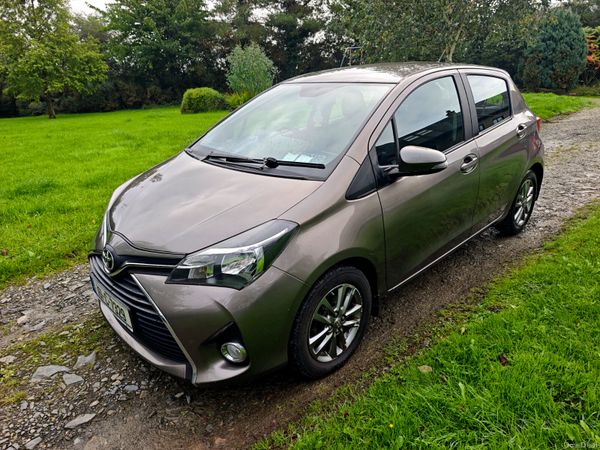 Toyota Yaris Hatchback, Diesel, 2016, Grey