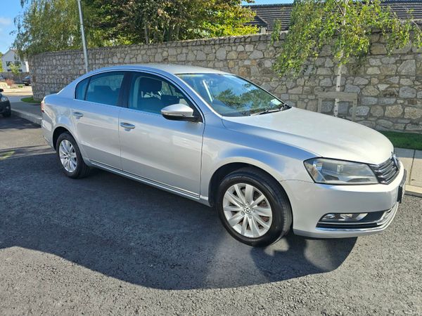 Volkswagen Passat Saloon, Petrol, 2011, Silver