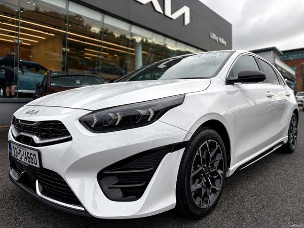 Kia Ceed Hatchback, Petrol, 2023, White