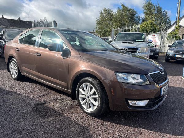 Skoda Octavia Saloon, Diesel, 2014, Brown