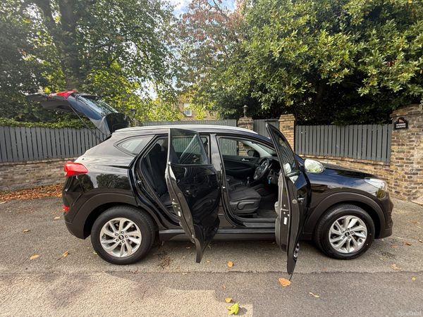 Hyundai Tucson SUV, Diesel, 2015, Black
