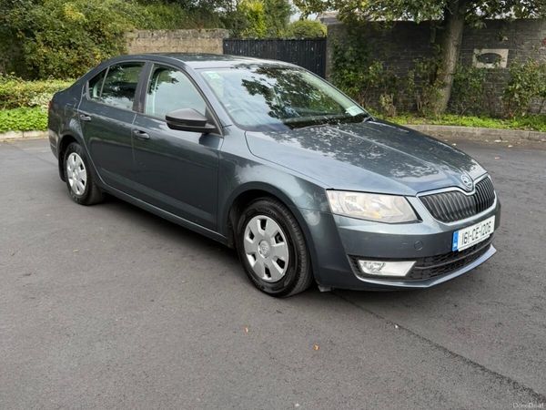 Skoda Octavia Saloon, Diesel, 2016, Grey