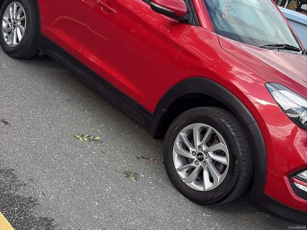 Hyundai Tucson SUV, Diesel, 2016, Red