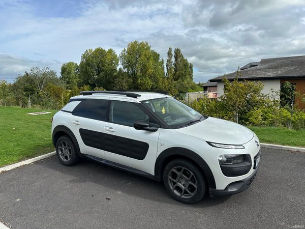Citroen C4 Cactus Hatchback, Diesel, 2015, White