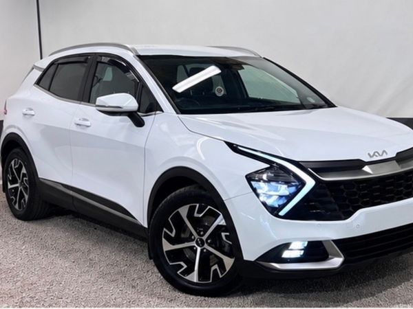 Kia Sportage SUV, Diesel Hybrid, 2023, White