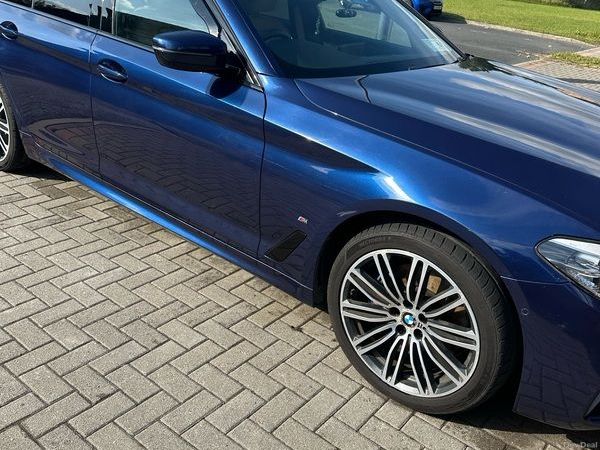 BMW 5-Series Saloon, Petrol Plug-in Hybrid, 2019, Blue