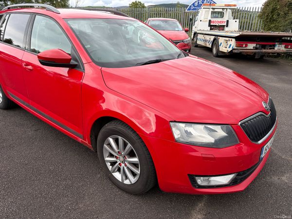 Skoda Octavia Estate, Diesel, 2015, Red