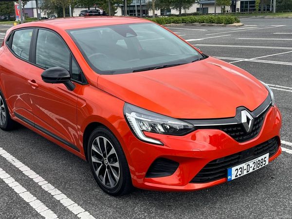 Renault Clio Hatchback, Petrol, 2023, Orange