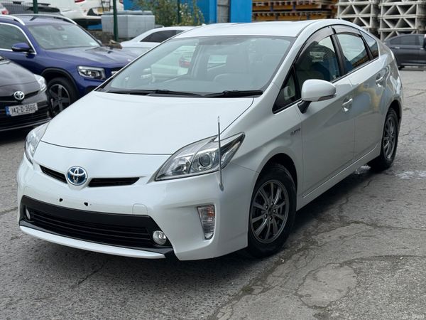 Toyota Prius Hatchback, Petrol Hybrid, 2015, White