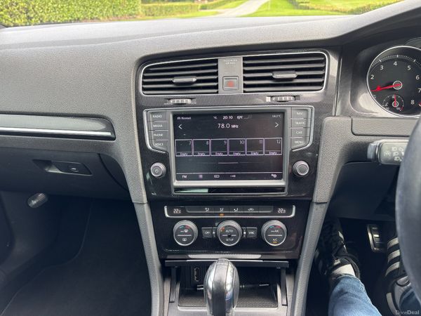 Volkswagen Golf Hatchback, Petrol, 2014, Red