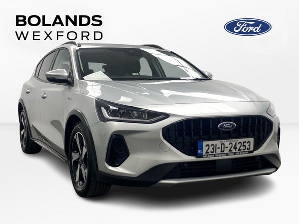 Ford Focus Hatchback, Petrol, 2023, Grey