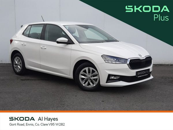 Skoda Fabia Hatchback, Petrol, 2022, White