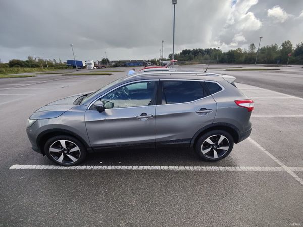 Nissan Qashqai Hatchback, Petrol, 2015, Grey