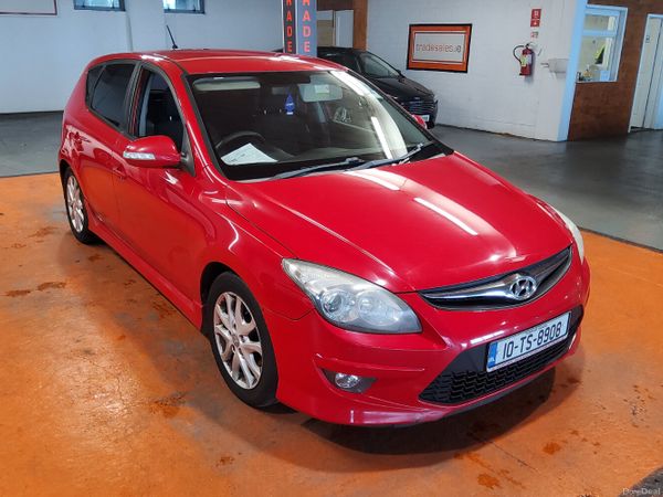 Hyundai i30 Hatchback, Diesel, 2010, Red