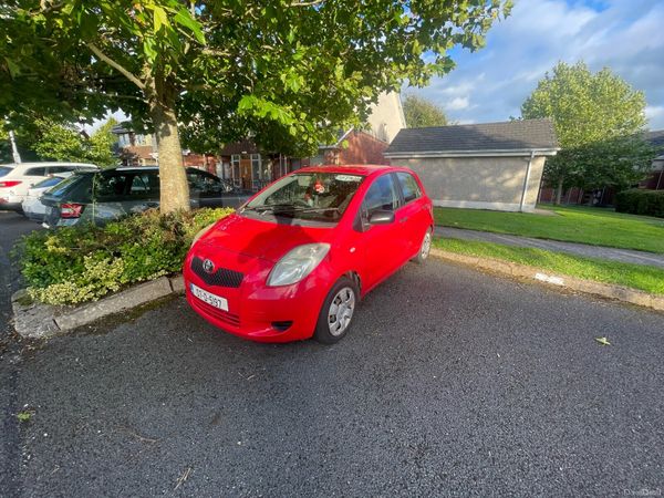 Toyota Yaris Hatchback, Petrol, 2007, Red