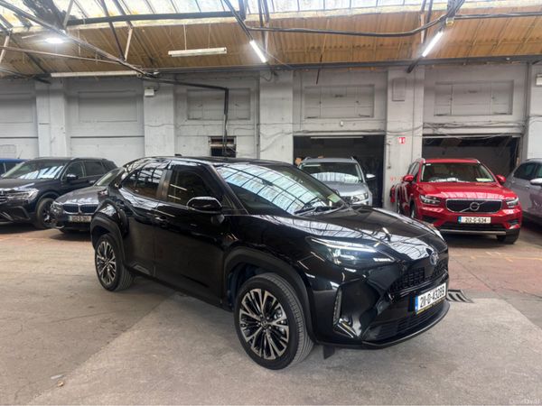 Toyota Yaris Cross Hatchback, Petrol Hybrid, 2021, Black