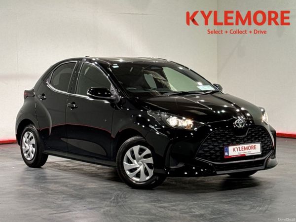 Toyota Yaris Hatchback, Petrol, 2025, Black