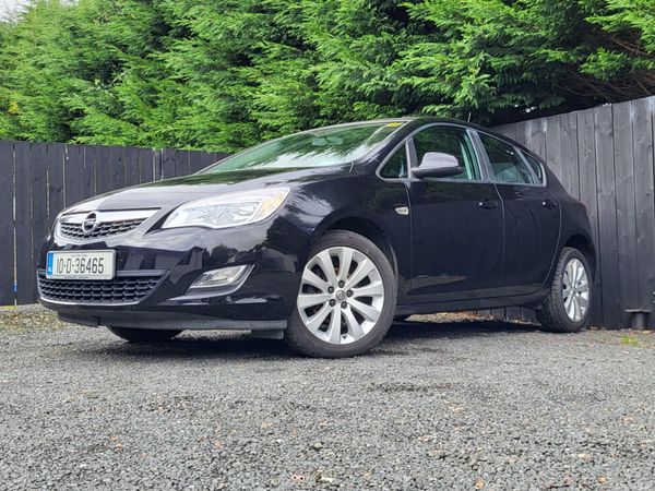 Opel Astra Hatchback, Petrol, 2010, Black