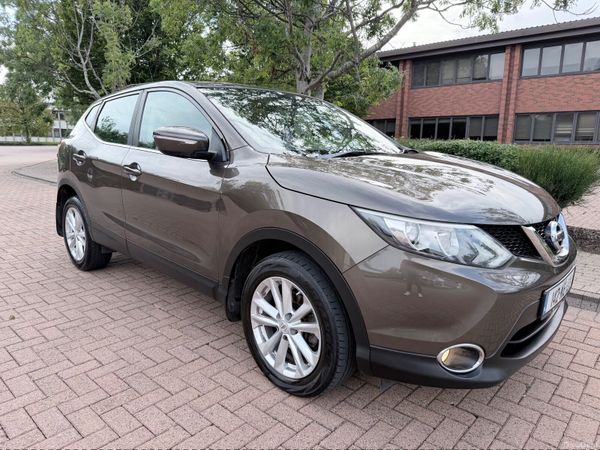 Nissan Qashqai Hatchback, Diesel, 2014, Brown
