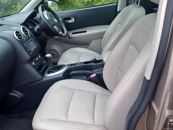 Nissan Qashqai Hatchback, Petrol, 2011, Brown