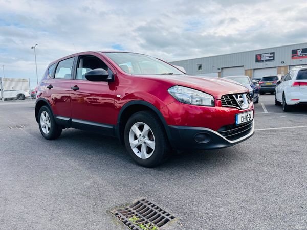Nissan Qashqai MPV, Diesel, 2013, Red