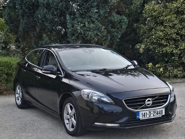 Volvo V40 Hatchback, Diesel, 2014, Black