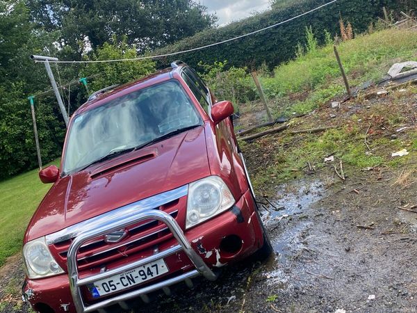 Suzuki Grand Vitara SUV, Diesel, 2005, Red