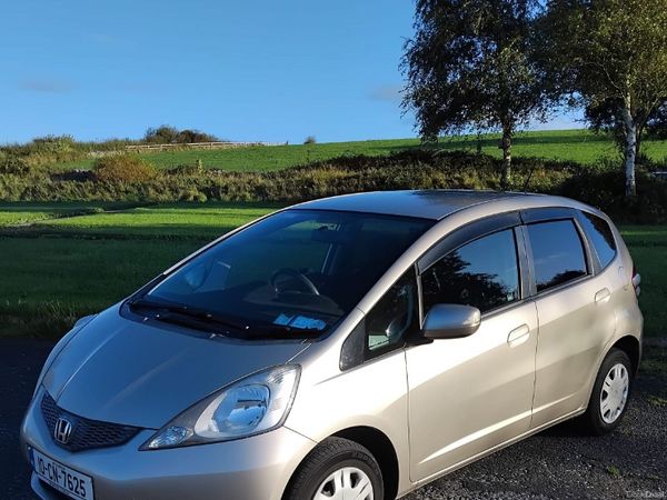 Honda Fit Hatchback, Petrol, 2010, Gold